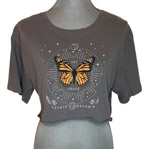 Cold Crush Butterfly Graphic Cropped Tee